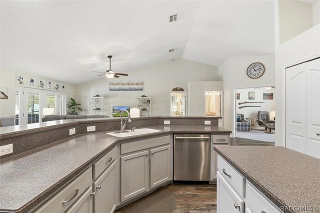 3090 W Mustang Boulevard, Beverly Hills, FL 34465