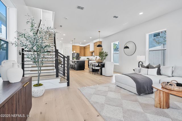 807 16TH Avenue S, Jacksonville Beach, FL 32250