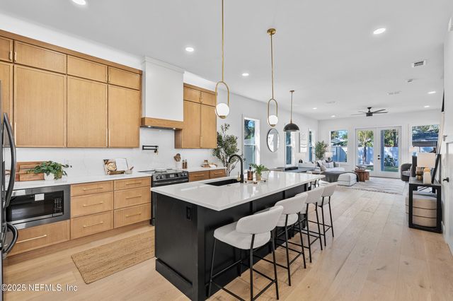 807 16TH Avenue S, Jacksonville Beach, FL 32250