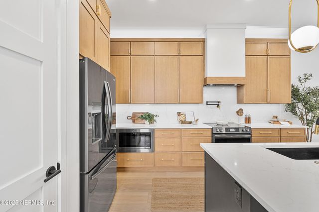 807 16TH Avenue S, Jacksonville Beach, FL 32250