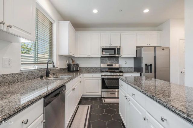 344 Campbell Court, Santa Paula, CA 93060