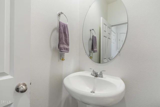 344 Campbell Court, Santa Paula, CA 93060