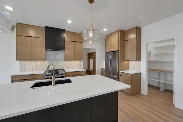 3785 BEACHMONT ROAD, De Pere, WI 54115