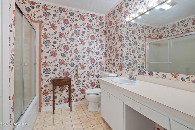 302 E Magnolia Avenue, Abbeville, LA 70510