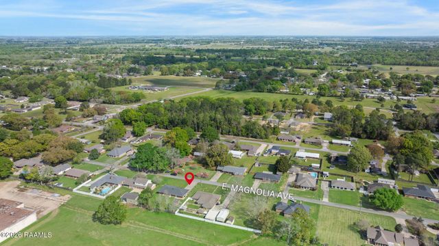 302 E Magnolia Avenue, Abbeville, LA 70510