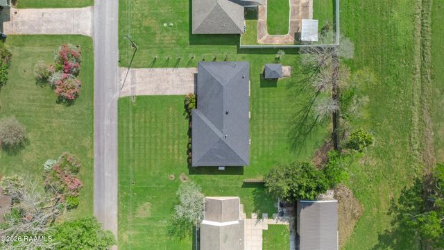 302 E Magnolia Avenue, Abbeville, LA 70510