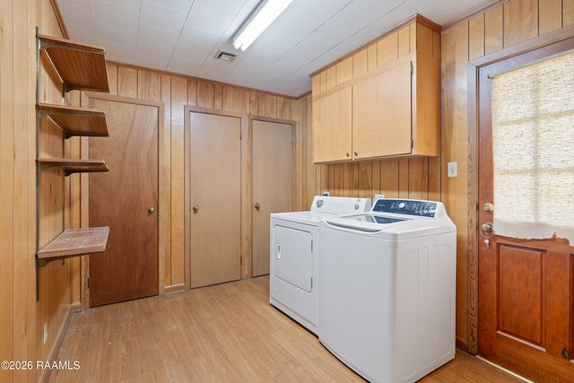 302 E Magnolia Avenue, Abbeville, LA 70510