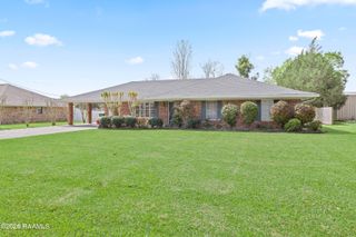 302 E Magnolia Avenue, Abbeville, LA 70510