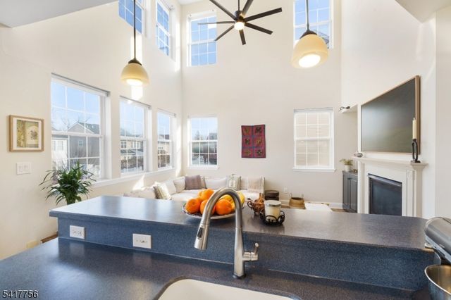 22 Kershaw Ct, Bridgewater Twp., NJ 08807