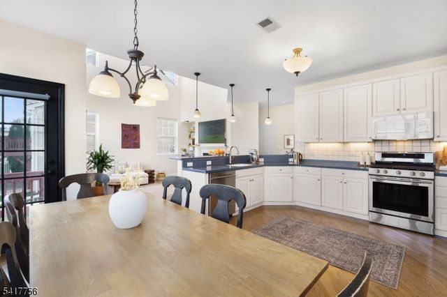 22 Kershaw Ct, Bridgewater Twp., NJ 08807