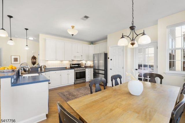 22 Kershaw Ct, Bridgewater Twp., NJ 08807