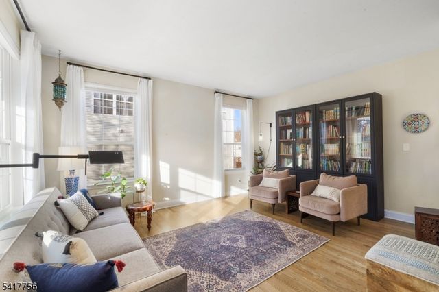 22 Kershaw Ct, Bridgewater Twp., NJ 08807