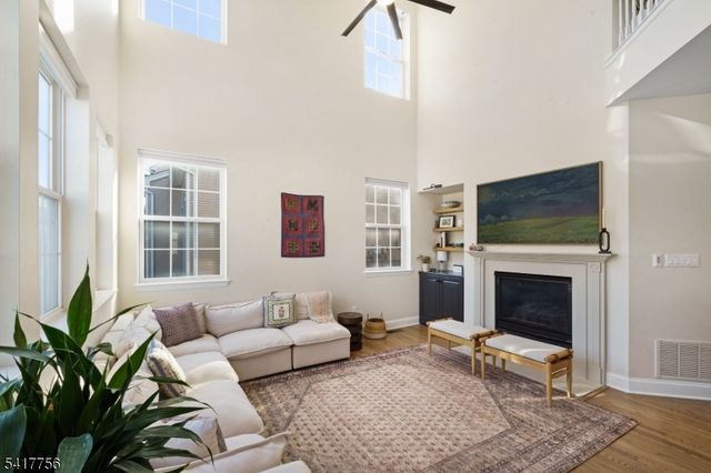 22 Kershaw Ct, Bridgewater Twp., NJ 08807