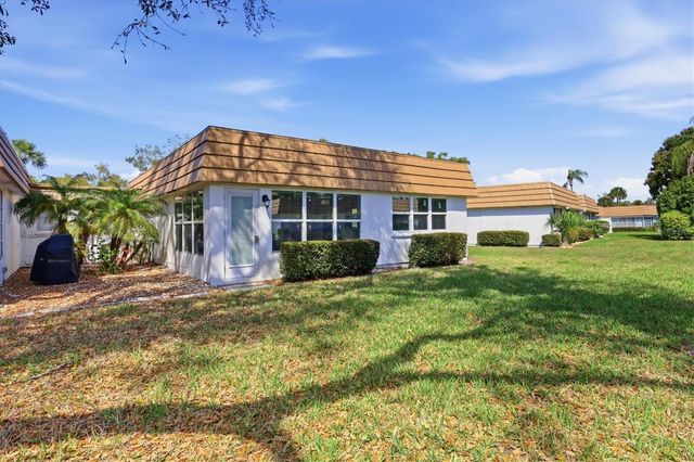 2713 RIVERBLUFF COURT V101, Sarasota, FL 34231