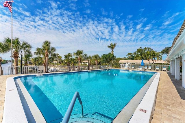 2713 RIVERBLUFF COURT V101, Sarasota, FL 34231