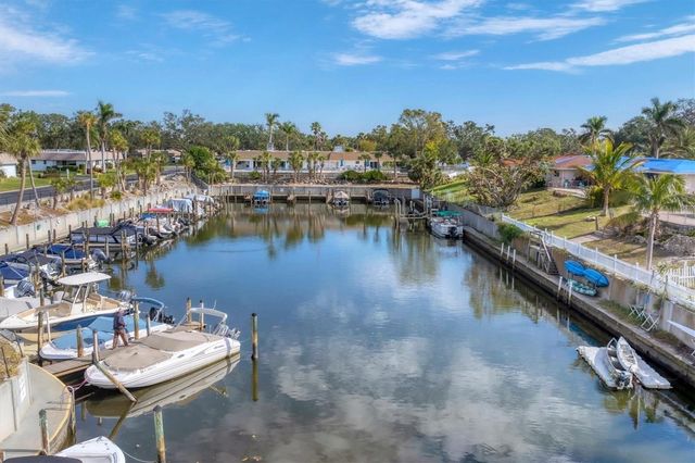 2713 RIVERBLUFF COURT V101, Sarasota, FL 34231