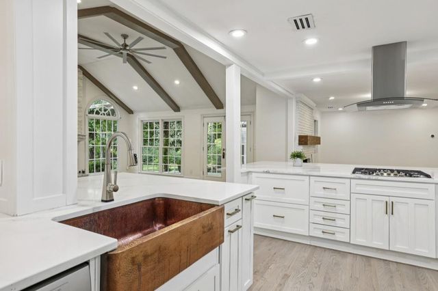 1905 Gainsborough Drive, Chamblee, GA 30341