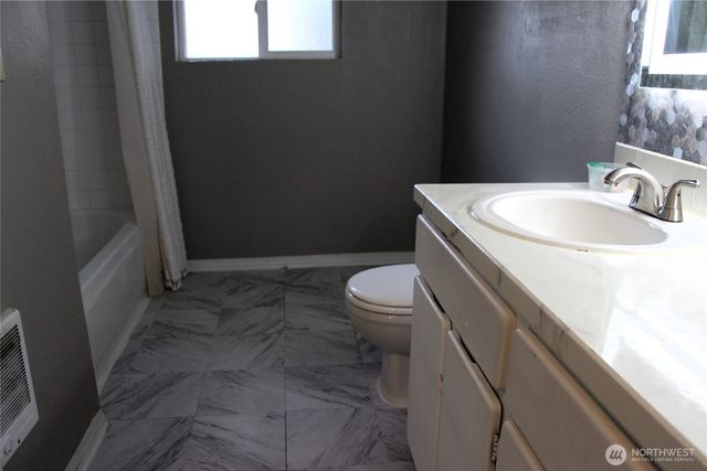 12020 79th Avenue S, Seattle, WA 98178