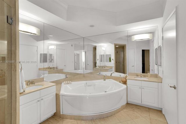 735 Crandon Blvd 503, Key Biscayne, FL 33149