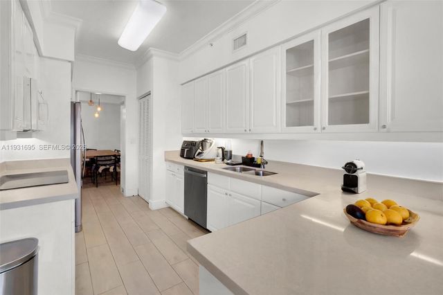 735 Crandon Blvd 503, Key Biscayne, FL 33149