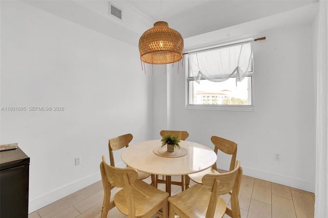 735 Crandon Blvd 503, Key Biscayne, FL 33149