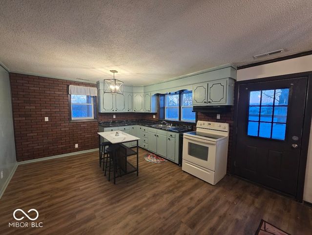 2903 E Freeport Road, Morristown, IN 46161