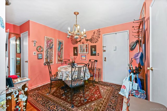 98 DeHaven Drive 2B, Yonkers, NY 10703