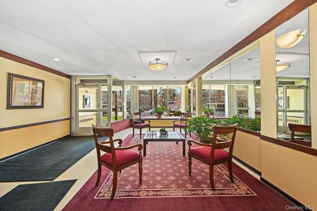 98 DeHaven Drive 2B, Yonkers, NY 10703