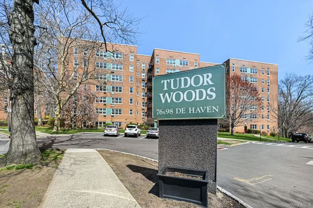 98 DeHaven Drive 2B, Yonkers, NY 10703