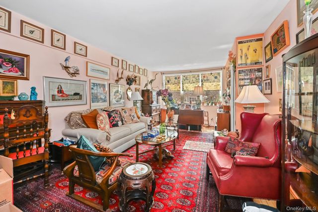 98 DeHaven Drive 2B, Yonkers, NY 10703