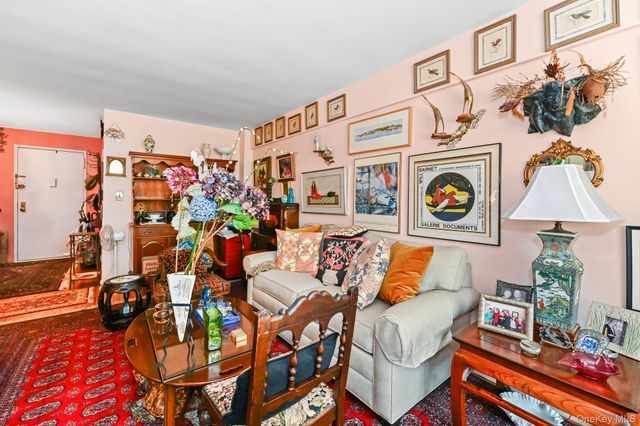 98 DeHaven Drive 2B, Yonkers, NY 10703