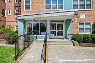 98 DeHaven Drive 2B, Yonkers, NY 10703