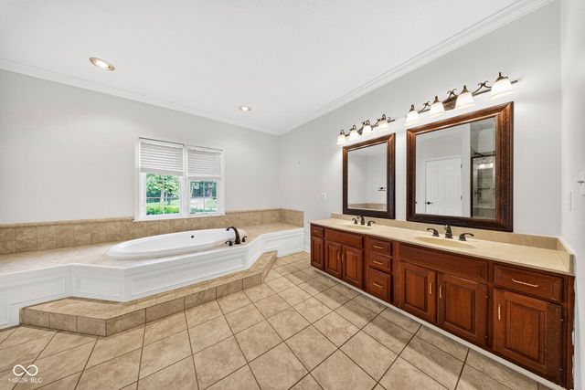 5553 N Salem Drive N, Carmel, IN 46033