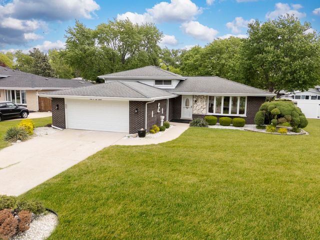 9S215 Florence Avenue, Downers Grove, IL 60516