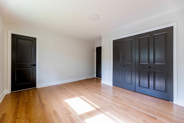9S215 Florence Avenue, Downers Grove, IL 60516
