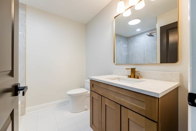 9S215 Florence Avenue, Downers Grove, IL 60516