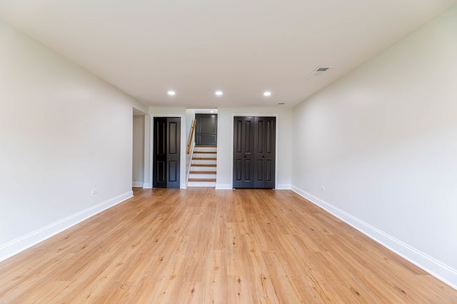 9S215 Florence Avenue, Downers Grove, IL 60516