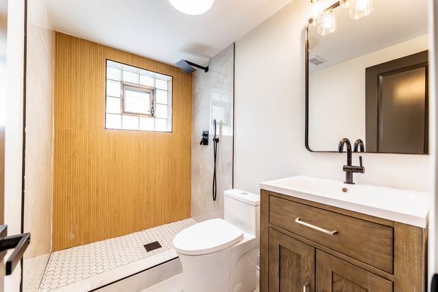 9S215 Florence Avenue, Downers Grove, IL 60516