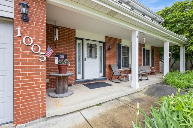 1005 69th Street, Darien, IL 60561