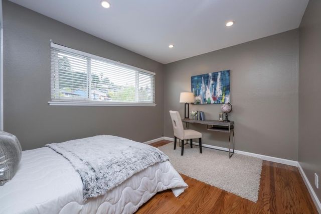 3 Yellowstone Way, Pacifica, CA 94044