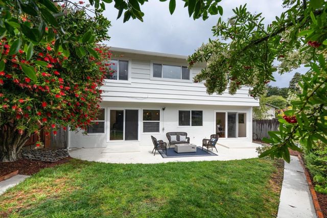 3 Yellowstone Way, Pacifica, CA 94044