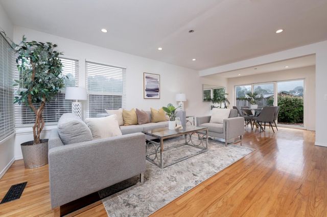 3 Yellowstone Way, Pacifica, CA 94044