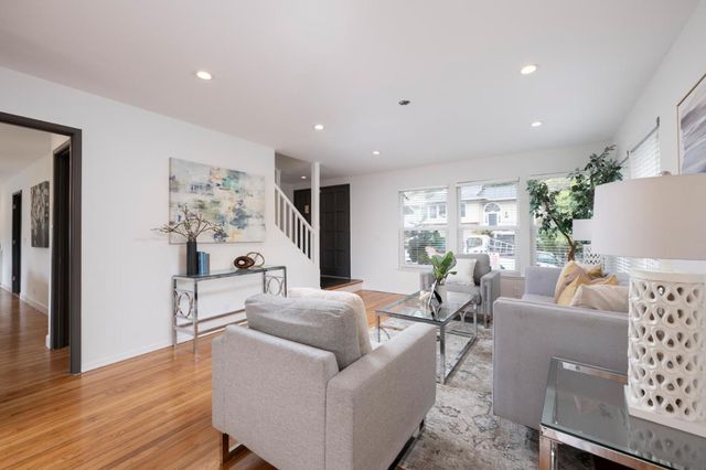 3 Yellowstone Way, Pacifica, CA 94044