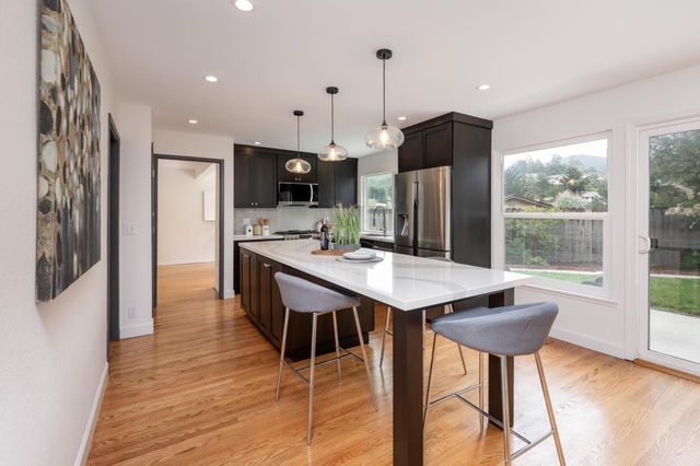 3 Yellowstone Way, Pacifica, CA 94044