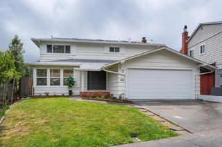 3 Yellowstone Way, Pacifica, CA 94044