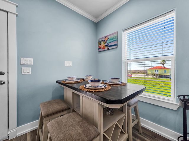 978 Seadrift Drive, Crystal Beach, TX 77650