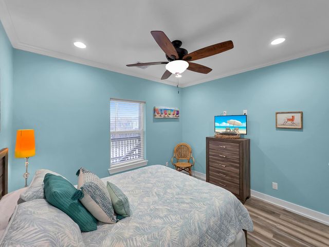 978 Seadrift Drive, Crystal Beach, TX 77650