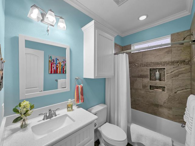 978 Seadrift Drive, Crystal Beach, TX 77650