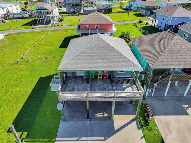 978 Seadrift Drive, Crystal Beach, TX 77650