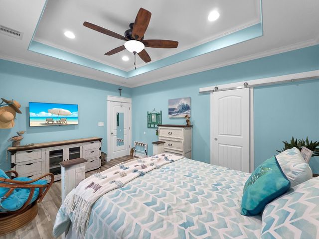 978 Seadrift Drive, Crystal Beach, TX 77650